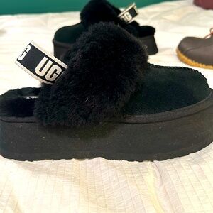 Ugg Funkette size 8 barely worn
